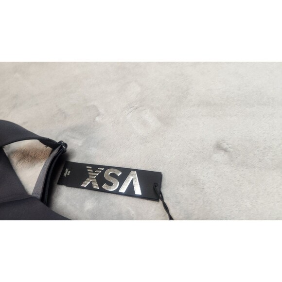 Victoria's Secret 42D Grey Onyx Featherweight Max Sports Bra NWT - Picture 3 of 5